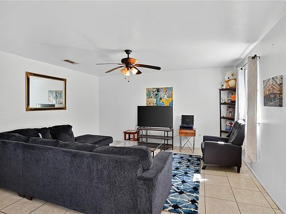 5th image of 2721-23 Longwood Dr