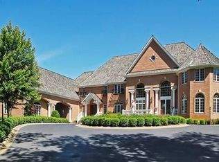 32 W Penny Rd, South Barrington, IL 60010