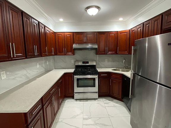3rd image of 7155 Parsons Blvd Floor 3