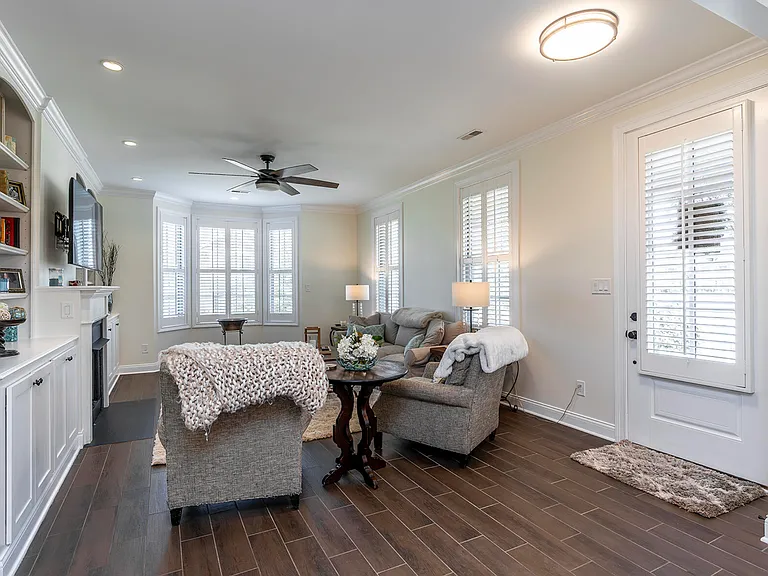 3336 Beacon St — Photo 4