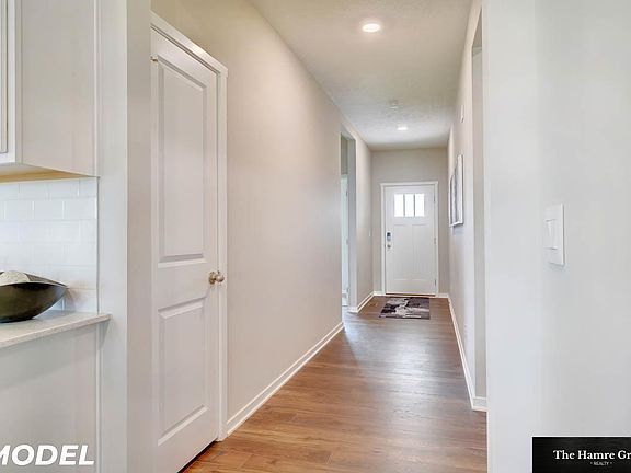 3rd image of 11919 S 117th St