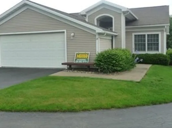 33 Golfwood Dr, Hermitage, PA 16148