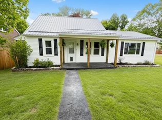 105 Miller Ave, Oak Hill, WV 25901