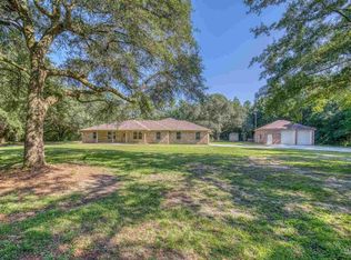 5740 Country Squire Dr, Milton, FL 32570