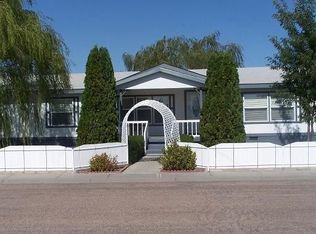 518 S Cheyenne Ct, Ulysses, KS 67880