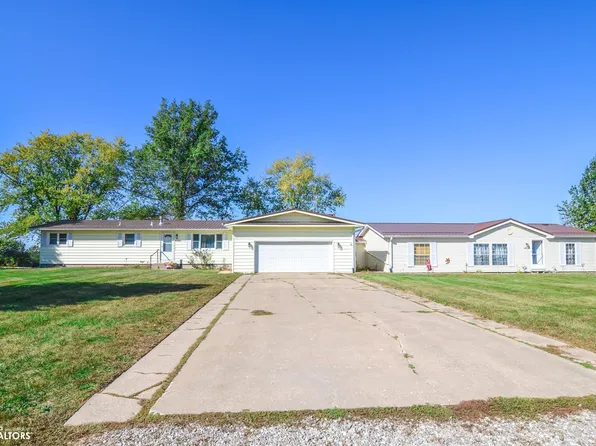 402 Meadow Lane Dr, Montezuma, IA 50171
