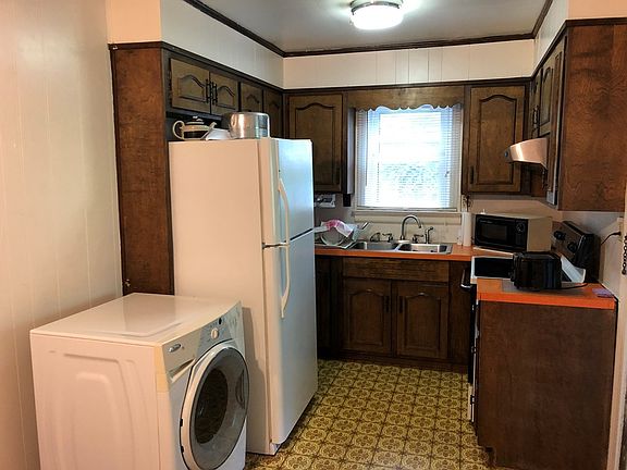 2nd image of 373 Oakleigh Ave