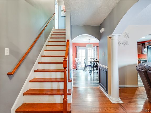 3rd image of 324 Pullbrooke Dr