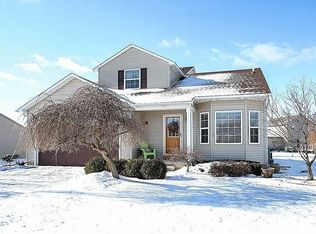 8959 Sunflower Dr, Whitmore Lake, MI 48189