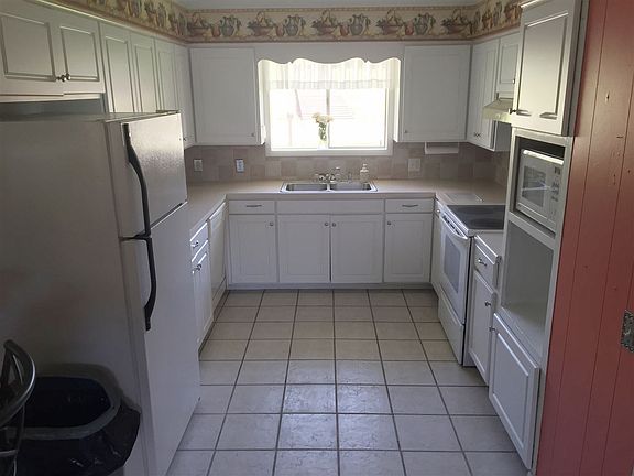 5th image of 1407 Highland Dr