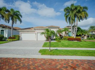 6359 Bellamalfi St, Boca Raton, FL 33496