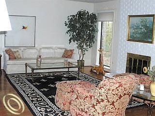 3rd image of 1318 Forestglen Ct #1-Q-63