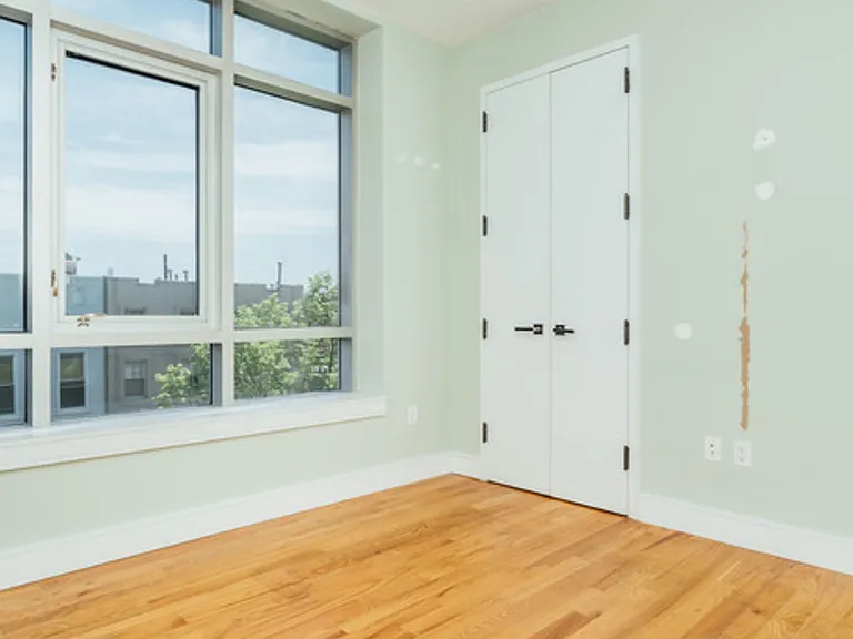 319 Melrose St #2F — Photo 3