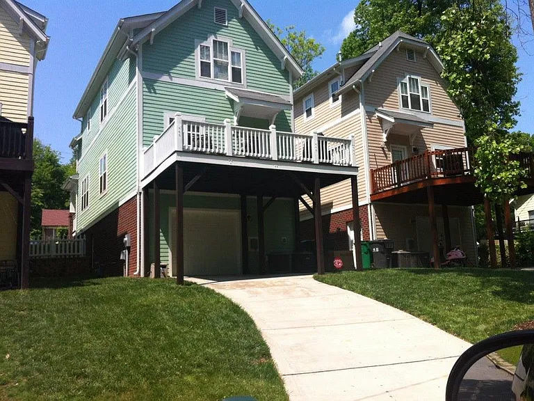 313 Woodvale Pl — Photo 4