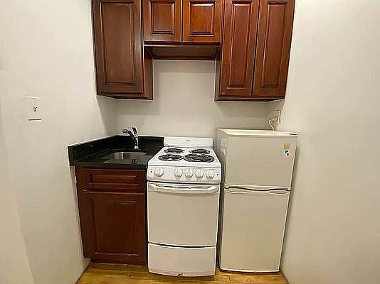 4th image of 284 W 12th St APT 1