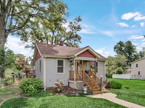 4001 N Washington St, Westmont, IL 60559