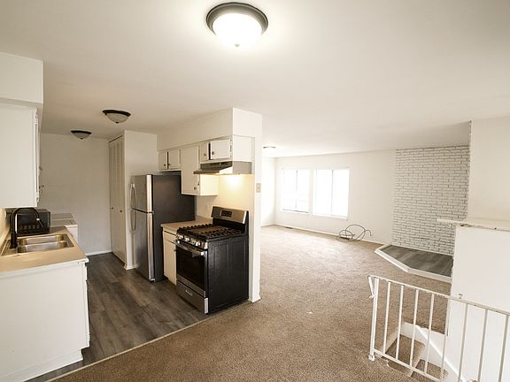 4th image of 13 Wildwood Ln #H