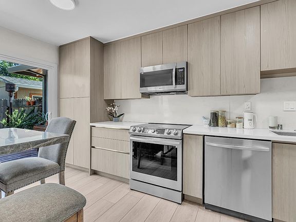 4th image of 4820 Greenridge Court
