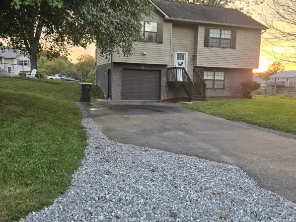 112 Kings Mountain Ct, Johnson City, TN 37604