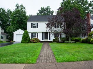 55 Craigmoor Rd, West Hartford, CT 06107