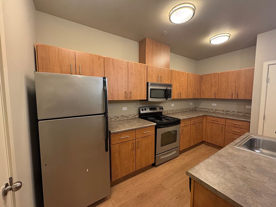 1st image of 967 Discovery Cir NE Unit 204