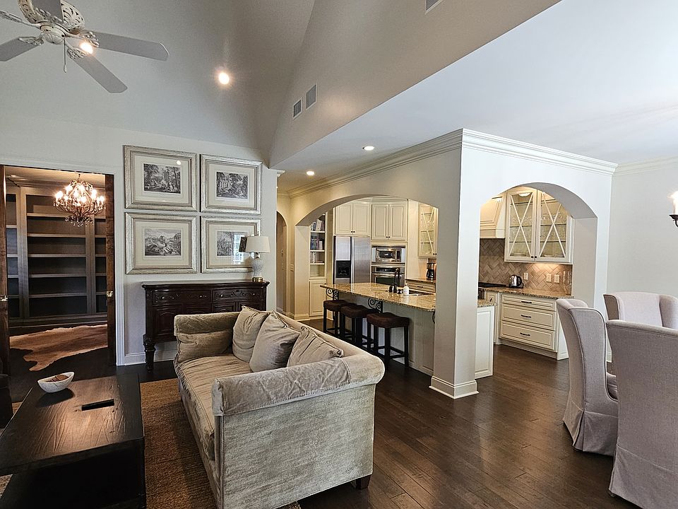 1st image of 1794 Covington Rdg