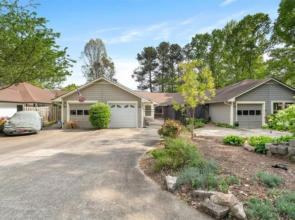 1126 Berkley Dr SE, Smyrna, GA 30082