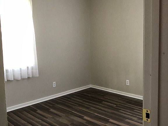 4th image of 358 West Dr