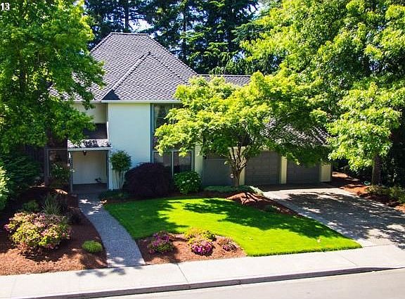5th image of 555 NE Geraldine Dr