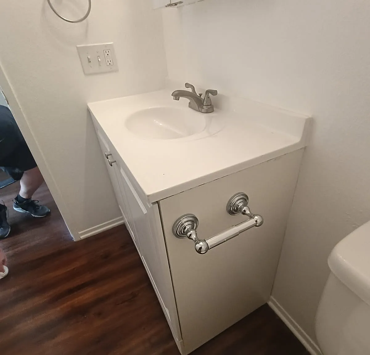 2 bed, 1000 sqft, $3,100 — Photo 3