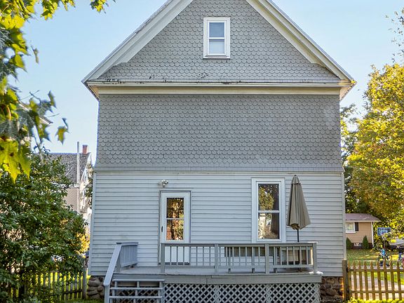 3rd image of 715 Cedar St