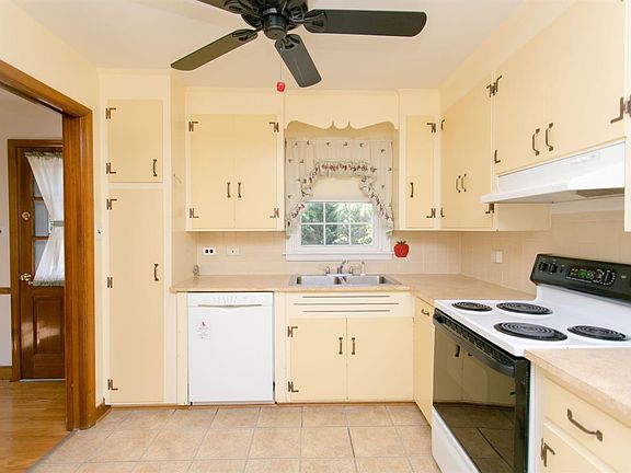 5th image of 1429 Edley Pl