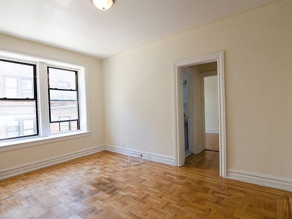 2nd image of 4323 40th St APT 1E