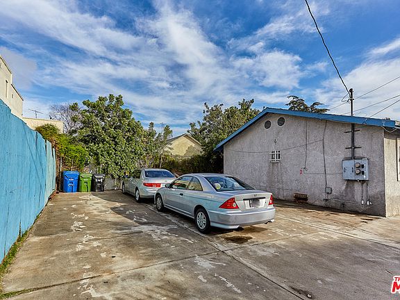 5th image of 857 W 43rd St