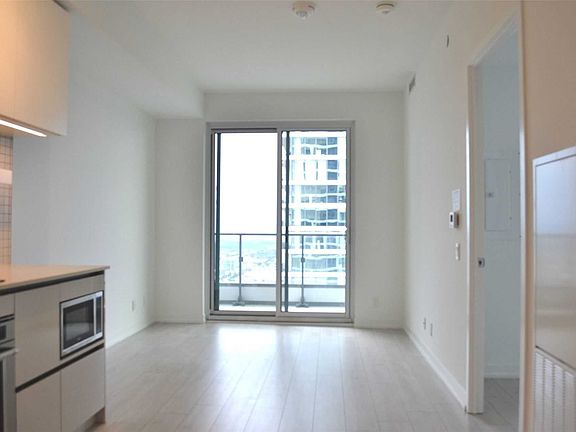 4th image of 950 Portage Pkwy #5011