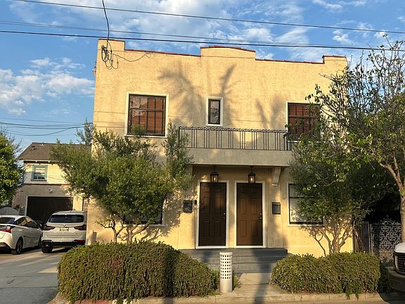 3rd image of 252 Loma Ave APT B