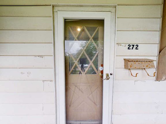 3rd image of 272 Schumacher St