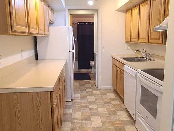 4th image of 801 Stratford Dr APT 16