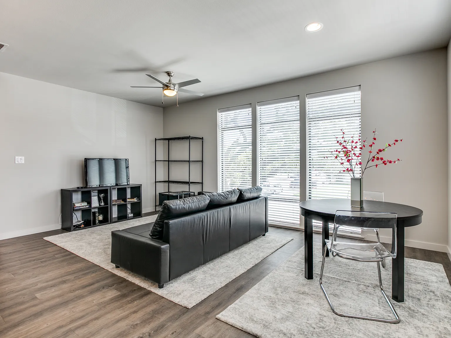 1 bed, 800 sqft, $1,425 — Photo 2