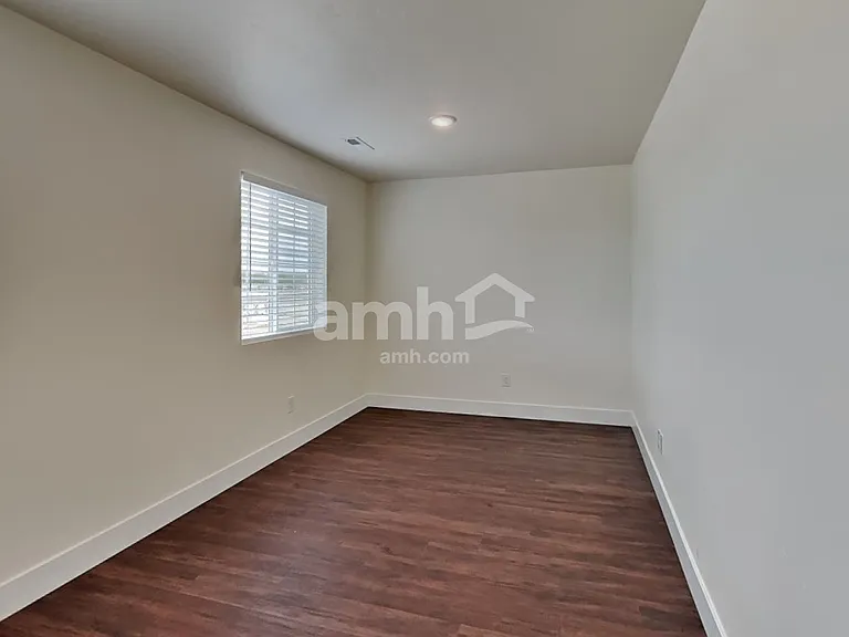 1320 N Alderleaf Ave — Photo 9