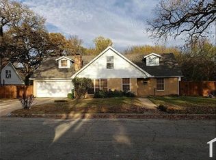 405 Phillips Ct, Arlington, TX 76010