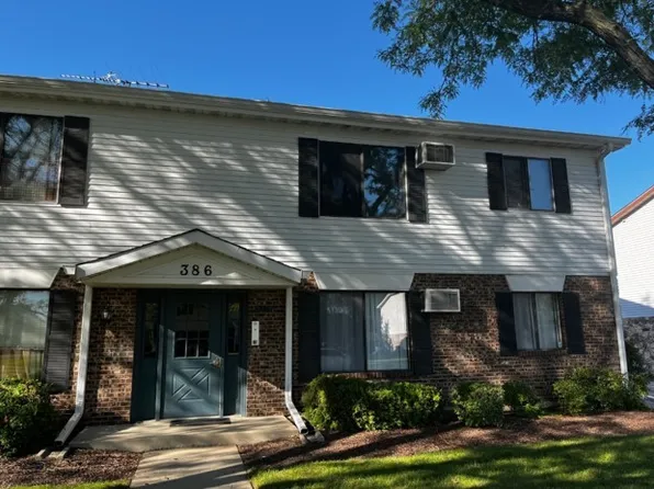 386 Echo Ln APT 4, Aurora, IL 60504
