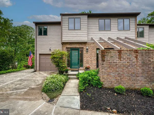 11 Hampshire Woods Ct, Towson, MD 21204