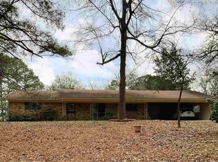 30 Leggett Dr, Texarkana, TX 75503