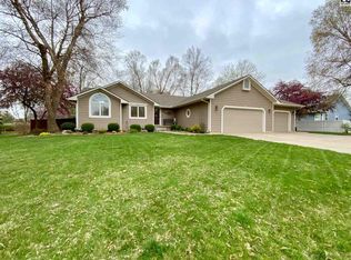 7205 Holly Way, Hutchinson, KS 67502