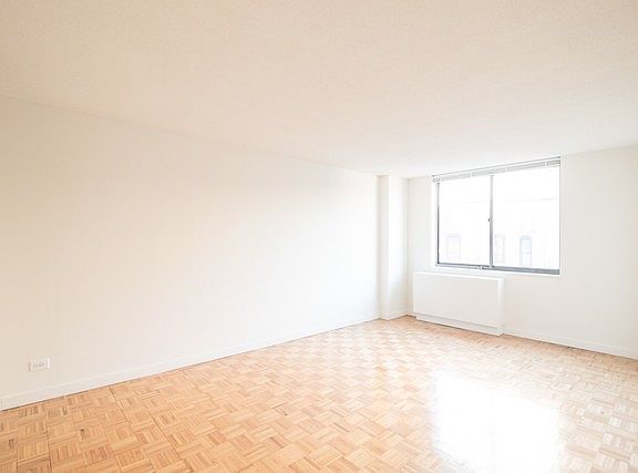 4th image of 730 Columbus Ave #1