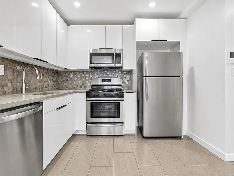 30-26 14th St #2C — Photo 2
