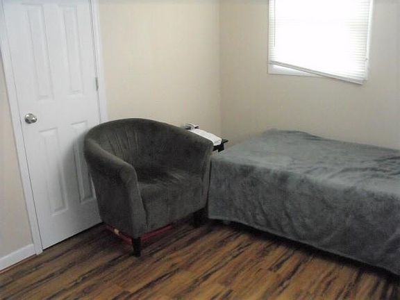 2nd image of 1111 Lark St #1