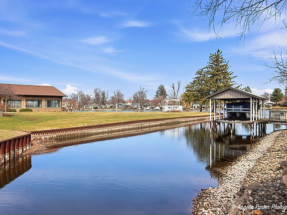 3rd image of 3114 Riverstream Dr