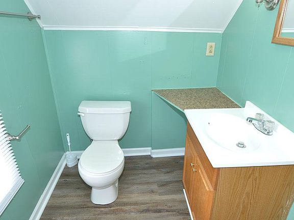 4th image of 212 S Wooster Ave APT 3